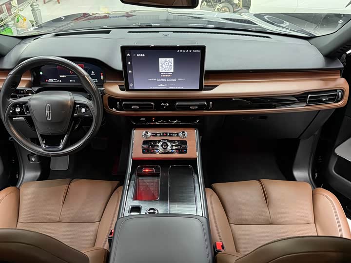 Lincoln Aviator — фото 14