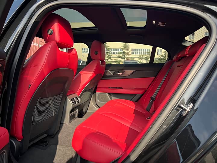 Jaguar XEL 2024 2.0 T 250 PS R-DYNAMIC S — фото 11