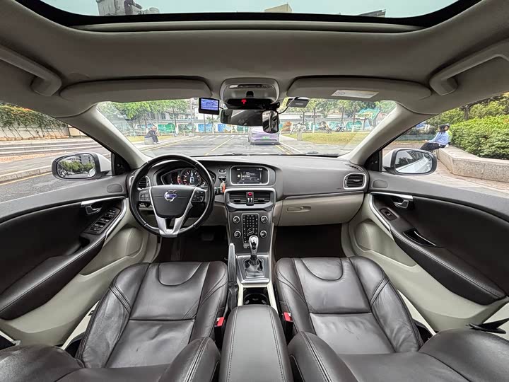Volvo V40 2016 T 4 — фото 10