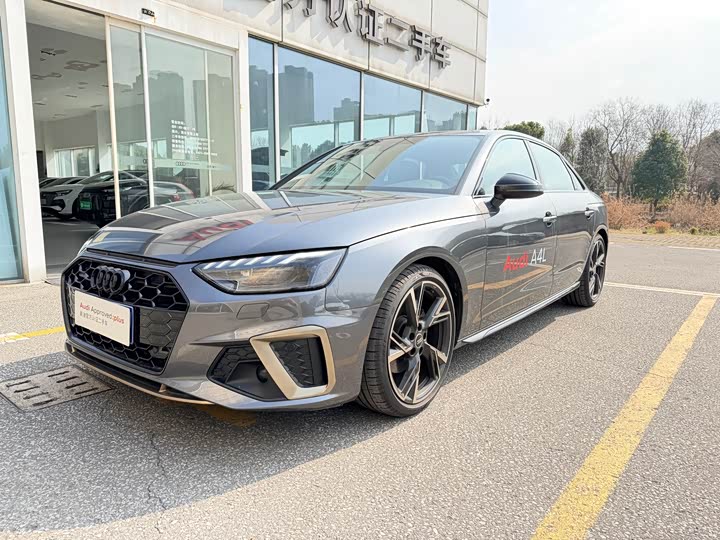 Audi A4L 2024 40 TFSI quattro RS — фото 1