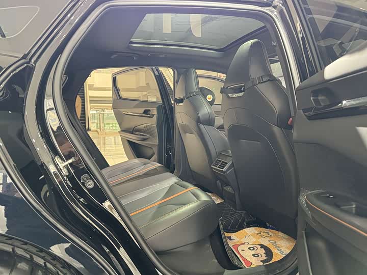 Changan UNI-V 2024 1.5 T Premium — фото 11