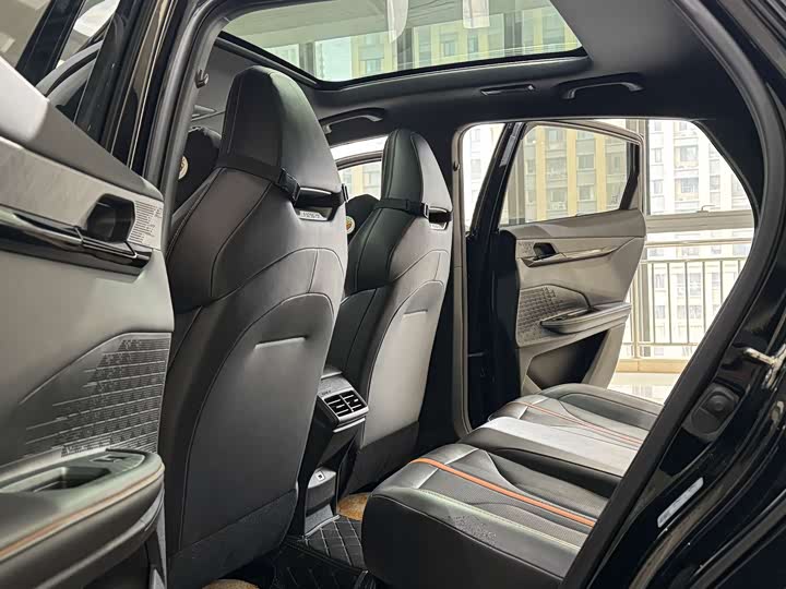 Changan UNI-V 2024 1.5 T Premium — фото 10