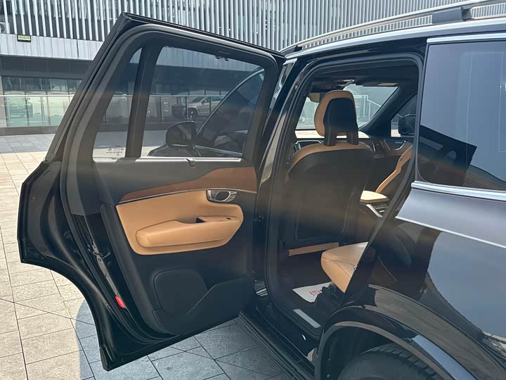 Volvo XC90 2018 T 6 7 — фото 10