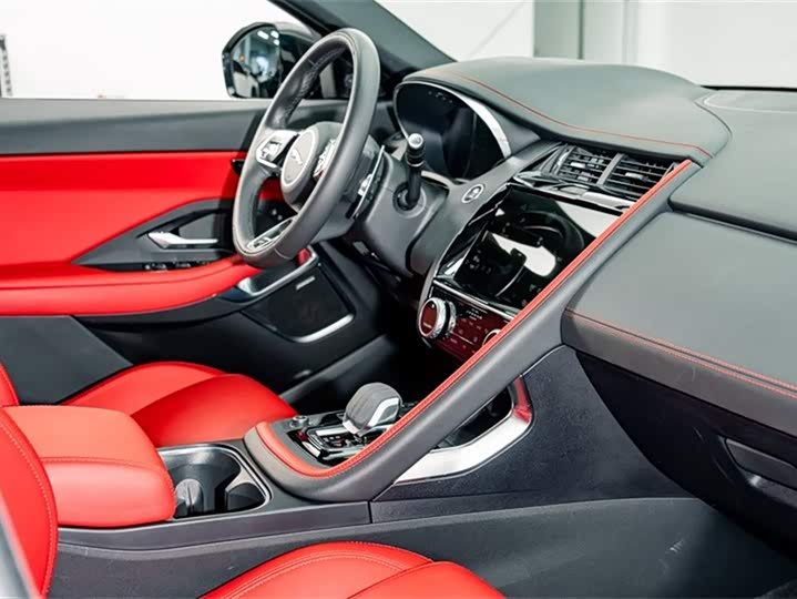 Jaguar E-PACE 2024 R-DYNAMIC S — фото 18