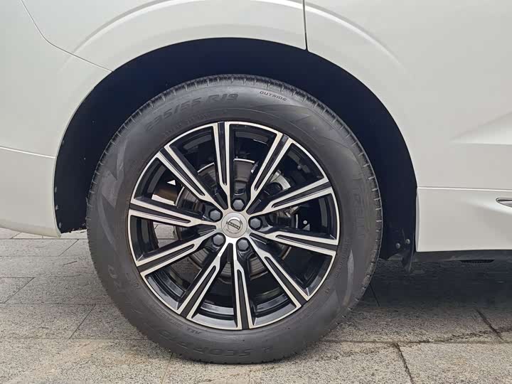 Volvo XC60 2020 T 5 4 WD — фото 11