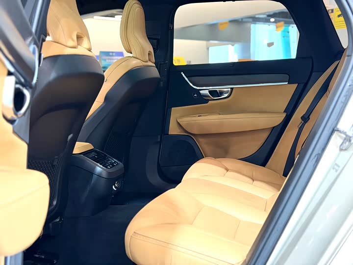 Volvo V90 2019 Cross Country T 5 AWD V — фото 16