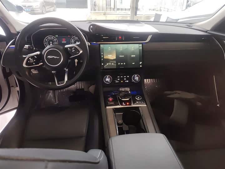 Jaguar XFL 2022 XFL 2.0 T P 200 2 WD — фото 6