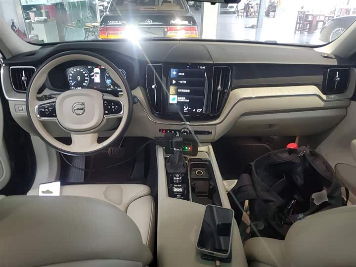 Volvo XC60 2020 T 5 4 WD — фото 10