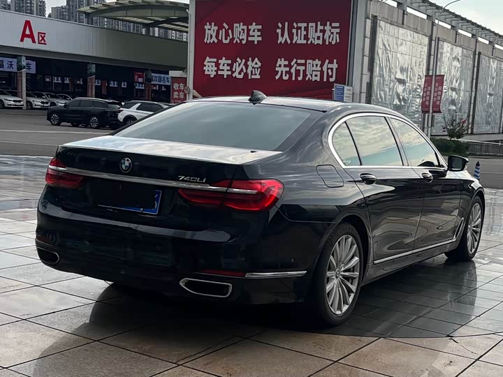 BMW 7 Series 740Li продвинутая — фото 16