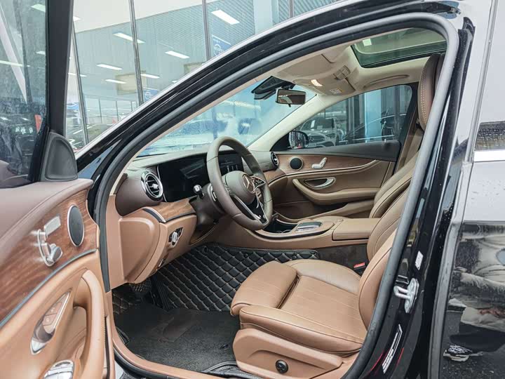 Mercedes-Benz E-Class 2023 E 260 L — фото 4