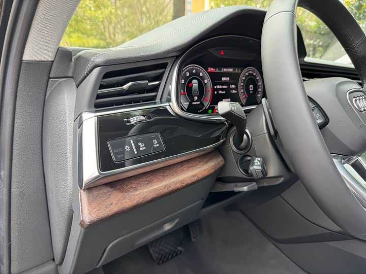 Audi Q7 2023 45 TFSI quattro S line Sport — фото 9