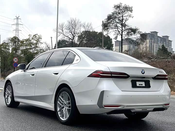 BMW 5 Series 525Li люкс-пакет — фото 7