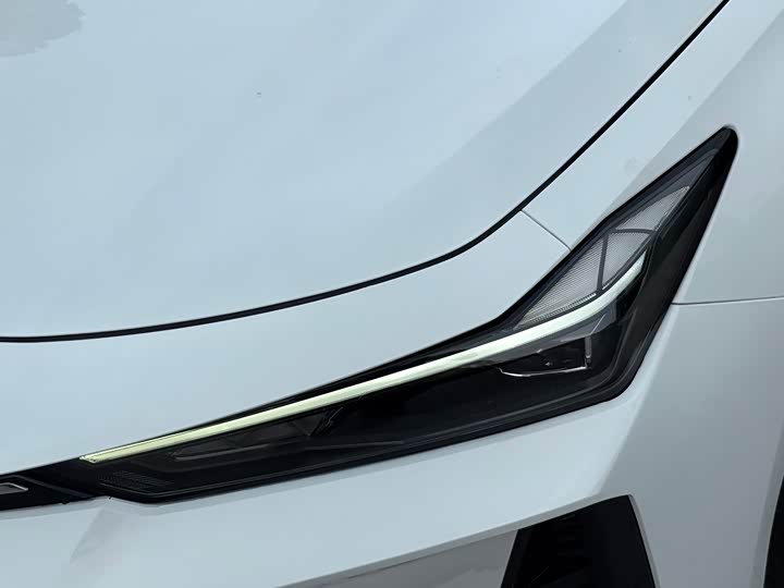 Changan UNI-V 2024 1.5 T Sport — фото 5