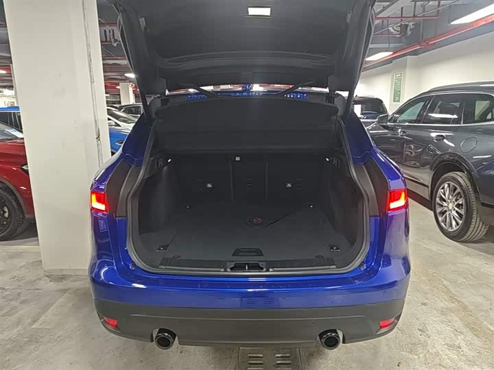Jaguar F-PACE 2018 2.0 T 4 WD — фото 19