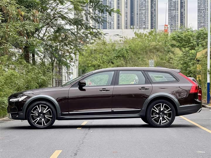 Volvo V90 2019 Cross Country T 5 AWD V — фото 2