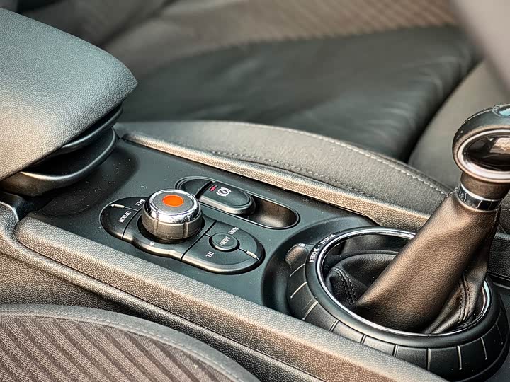 MINI Clubman — фото 10
