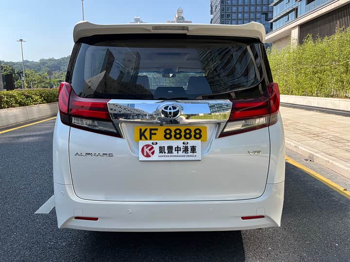 Toyota Alphard — фото 5