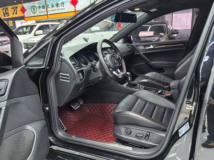 Volkswagen GTI 2016 2.0 TSI GTI — фото 6