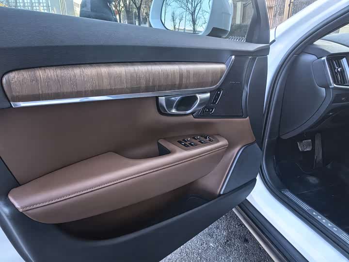 Volvo V90 2023 Cross Country B 5 AWD — фото 12