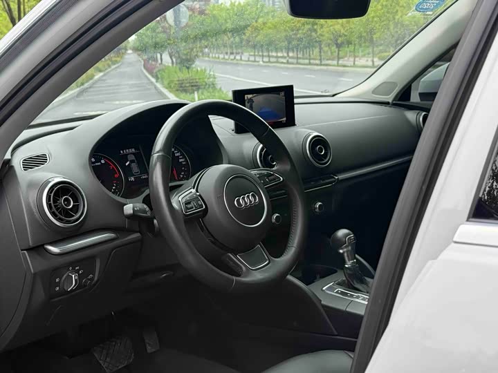 Audi A3 2016 Sportback 35 TFSI — фото 4
