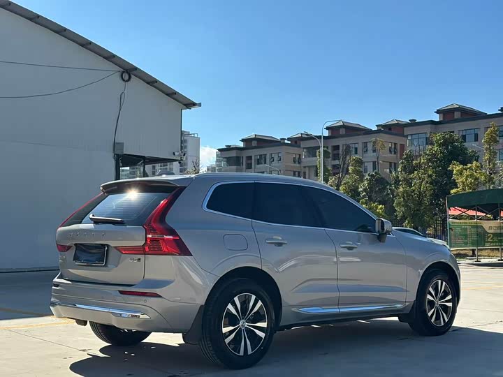 Volvo XC60 2024 B 5 4 WD — фото 9