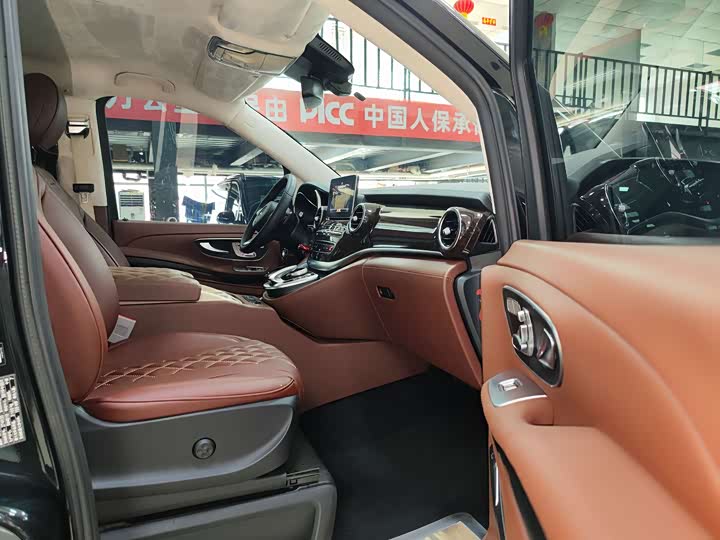 Mercedes-Benz V-Class 2018 V 260 L VI — фото 5