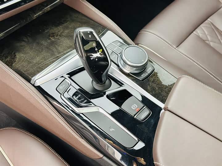 BMW 5-Series 2018 530 Li Leading M — фото 18