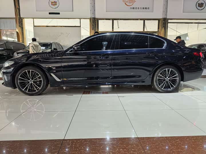 BMW 5-Series 2023 530 Li Leading M — фото 4