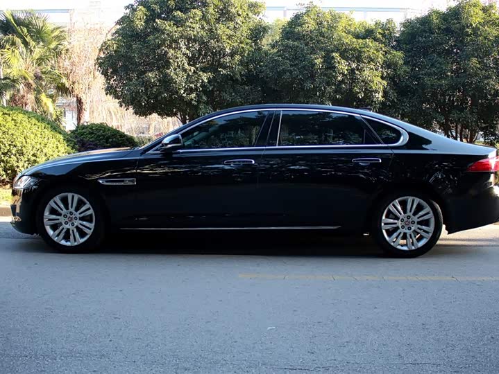 Jaguar XFL 2018 XFL 2.0 T 250 PS — фото 4