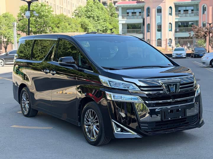 Toyota Vellfire — фото 3