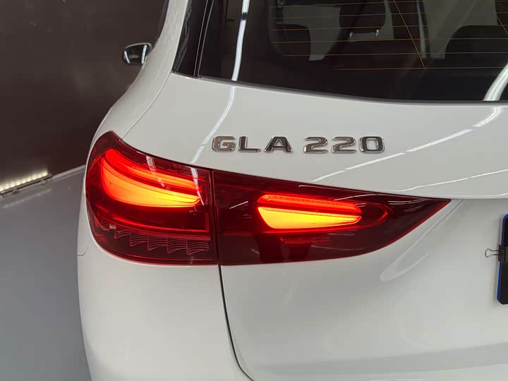 Mercedes-Benz GLA 2024 GLA 220 — фото 16