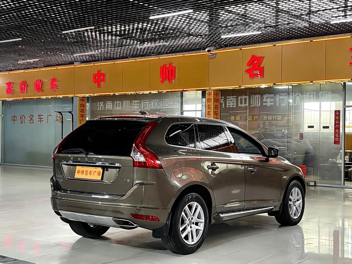 Volvo XC60 2017 T 5 — фото 4