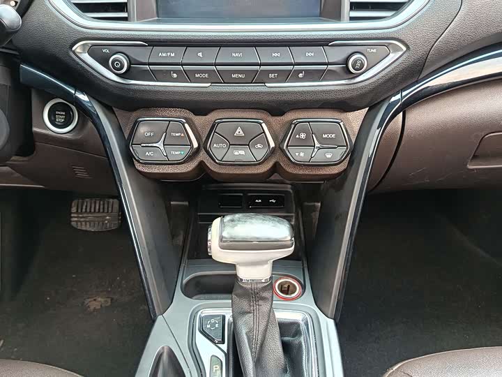 Trumpchi GS4 2017 235 T AT 2 WD — фото 13
