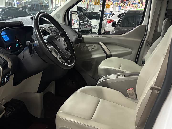 Ford Tourneo — фото 6