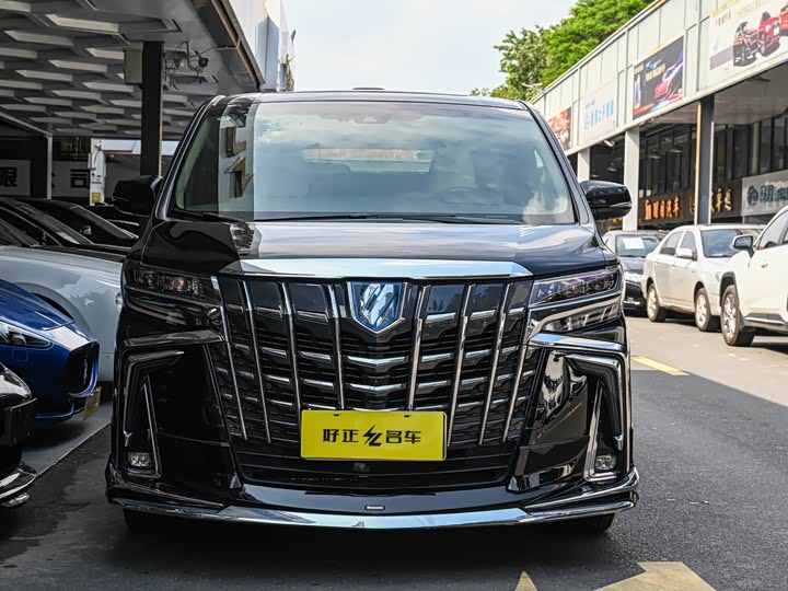 Toyota Alphard — фото 4