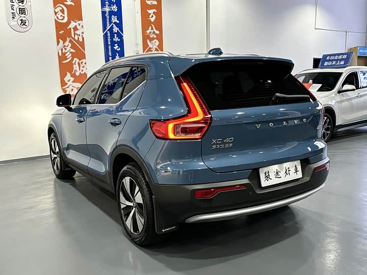 Volvo XC40 2023 B 3 — фото 8