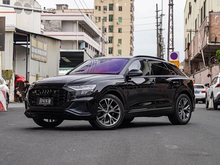 Audi Q8 2021 55 TFSI — фото 1