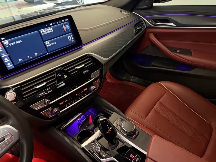 BMW 5 Series — фото 13