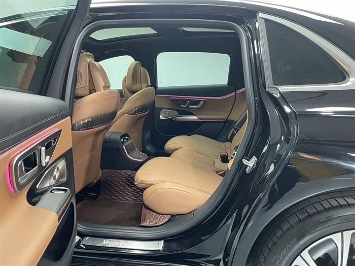 Mercedes-Benz E-Class 2024 E 300 L Luxury — фото 12