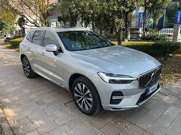 Volvo XC60 2023 B 5 4 WD — фото 3