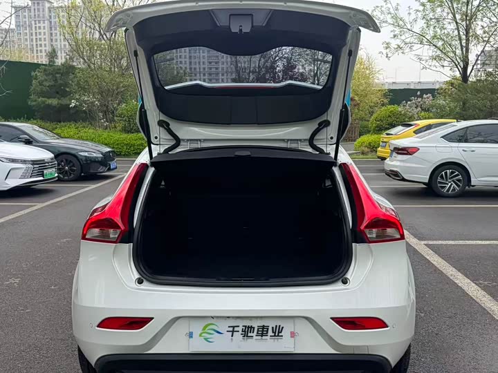 Volvo V40 2015 1.6 T — фото 13