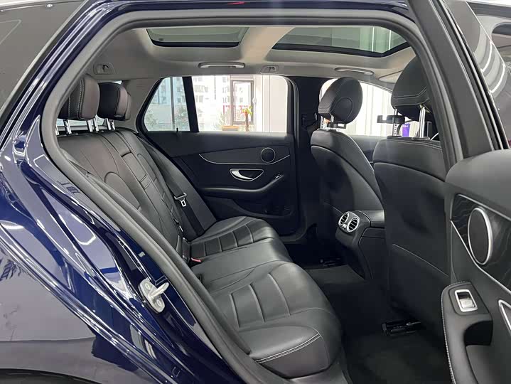 Mercedes-Benz C-Class 2018 C 180 — фото 19