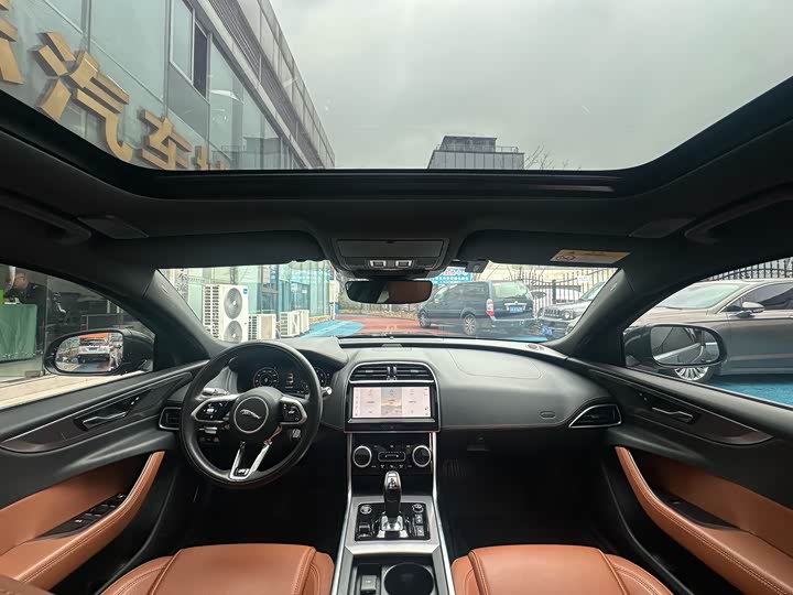 Jaguar XEL 2021 2.0 T 250 PS R-DYNAMIC S — фото 17