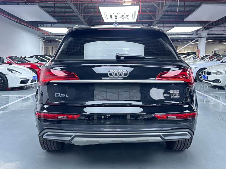 Audi Q5L 40T — фото 19