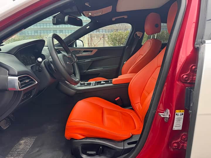 Jaguar XEL 2018 2.0 T 200 PS — фото 7