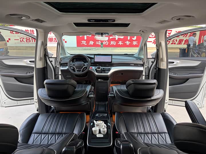 Roewe i MAX8 2021 400 TGI Supreme — фото 8