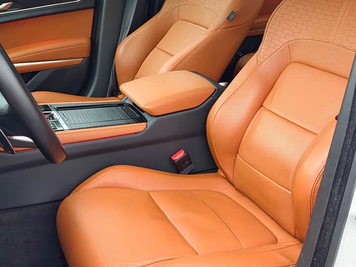 Jaguar XFL 2024 2.0 T P 300 4 WD — фото 10