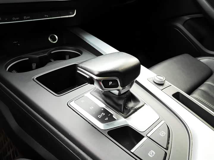 Audi A4L 40 TFSI стиль-динамик — фото 11