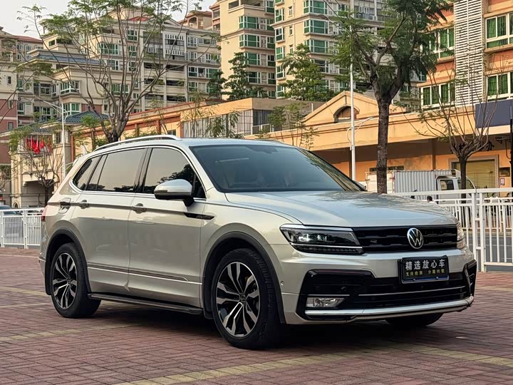 Volkswagen Tiguan L — фото 3