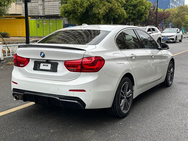 BMW 1-Series 2018 118i Sport — фото 8